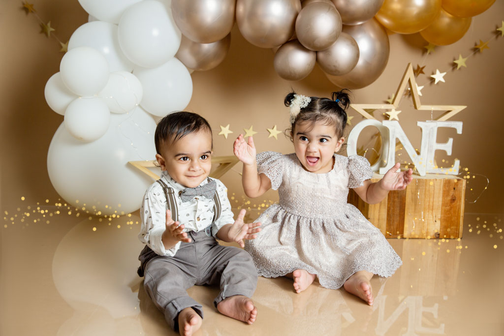 kids photoshoot for fist birthday twins
