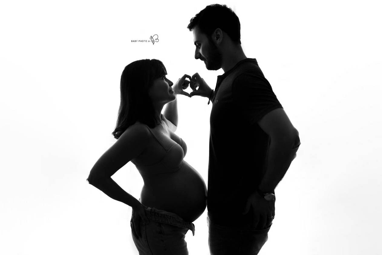 maternity photoshoot couple
